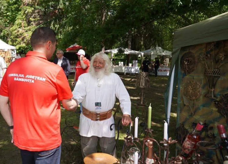 Târgul Meșterilor Populari, tradițiile românești prind viață la Zilele Județului Dâmbovița