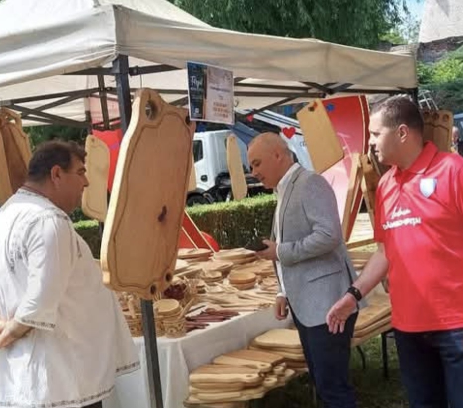 Târgul Meșterilor Populari, tradițiile românești prind viață la Zilele Județului Dâmbovița
