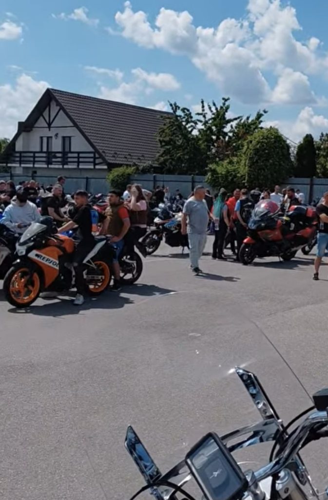 Vuietul motoarelor a cucerit Dâmbovița! Peste 200 de motocicliști au oferit un spectacol impresionant la Parada Moto