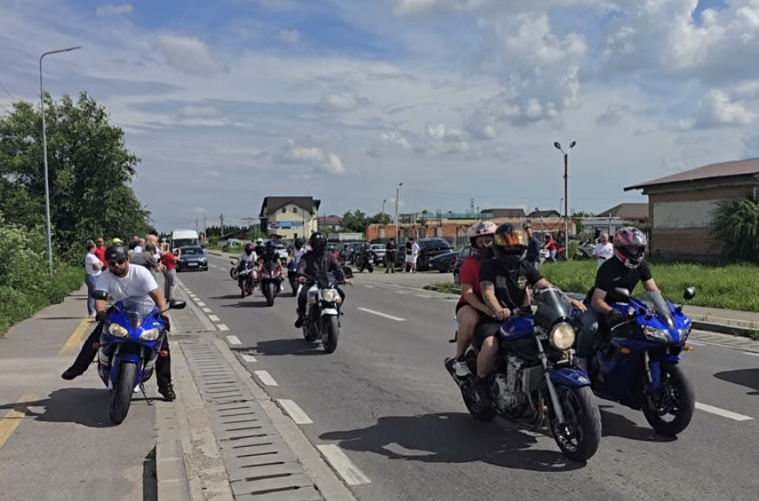 Vuietul motoarelor a cucerit Dâmbovița! Peste 200 de motocicliști au oferit un spectacol impresionant la Parada Moto