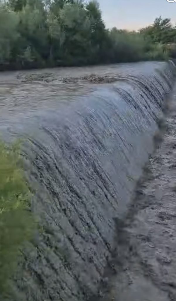 Cod galben de instabilitate atmosferică în Dâmbovița! Ploi torențiale, vijelii și grindină, până în această seară Cod galben