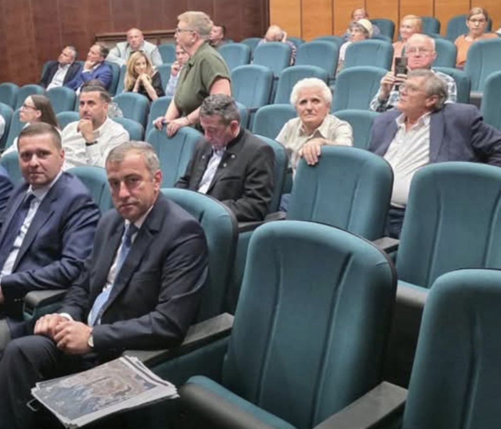 Dezvoltarea Bucegilor, în prim-plan.Președintele CJ Dâmbovița, Corneliu Ștefan, susține finalizarea Planului de Management Integrat al Parcului Natural Bucegi Președintele CJ Dâmbovița
