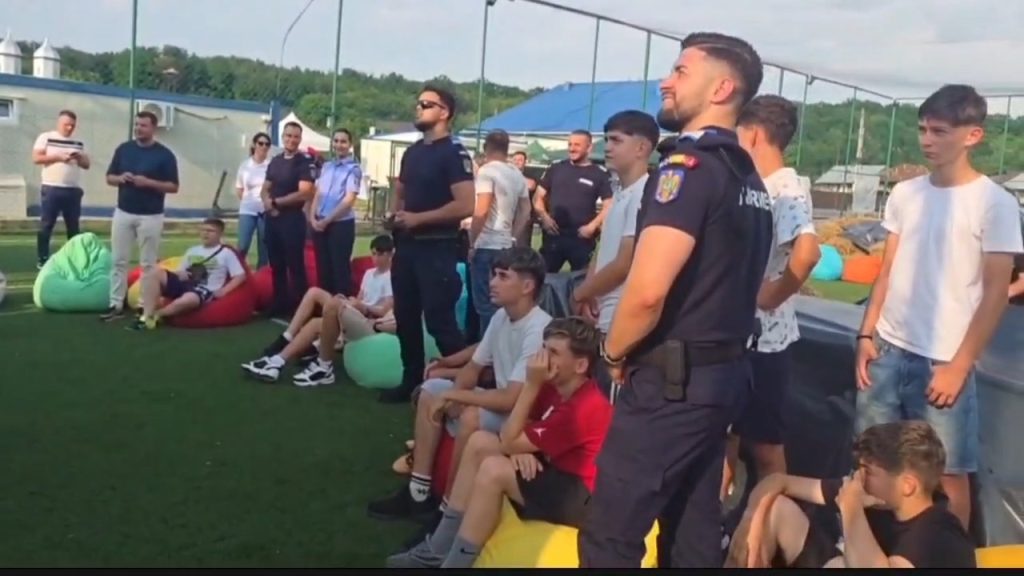 Provocare neașteptată pentru jandarmii dâmbovițeni! Au schimbat misiunile cu… meciurile de FIFA Provocare neașteptată pentru jandarmii dâmbovițeni! Au schimbat misiunile cu... meciurile de FIFA