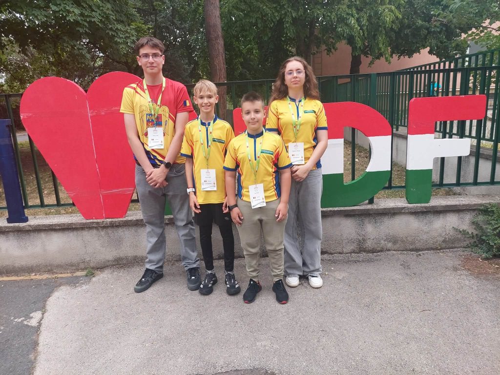 Campioni mondiali! Sportivii CSM Târgoviște au cucerit aurul la Campionatul Mondial de Radioorientare din Ungaria Campioni mondiali! Sportivii CSM Târgoviște au cucerit aurul la Campionatul Mondial de Radioorientare din Ungaria