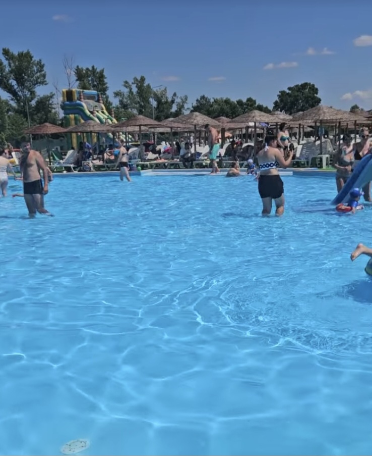 Relaxare de vară la Târgoviște! Ștrandul Complexului Turistic de Natație își așteaptă vizitatorii Ștrandul Complexului Turistic de Natație