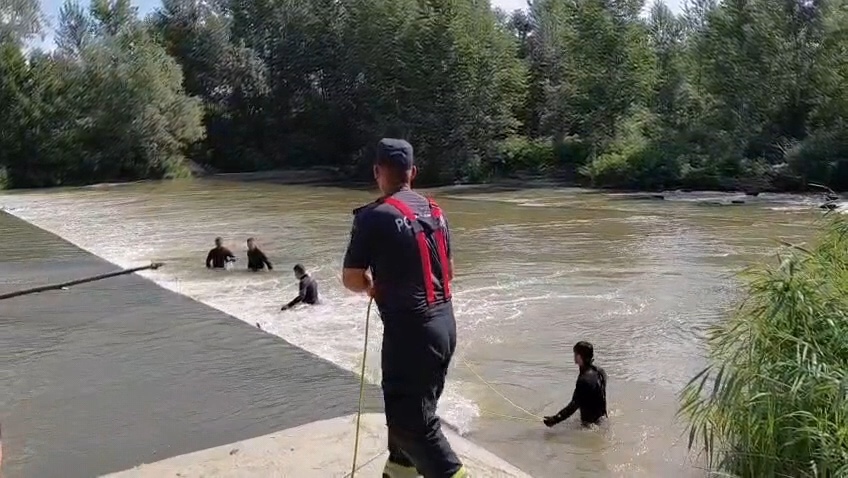 Tragedie pe râul Argeș! Cele două persoane dispărute la Ionești au fost găsite fără viață Tragedie pe râul Argeș