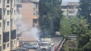 LA TÂRGOVIȘTE SE STRÂNGE GUNOIUL CU MOCĂNIȚA! „MOCĂNIȚA” DE SALUBRITATE A INTRAT ÎN CURSĂ. VIDEO
