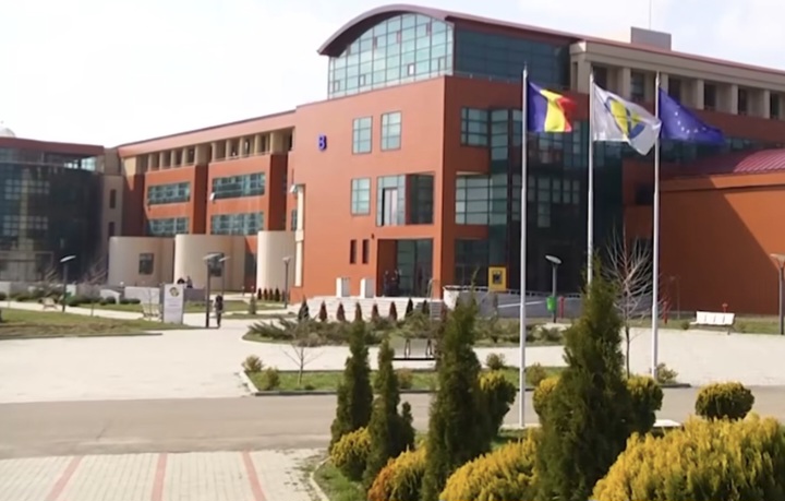 BURSE DE EXCELENȚĂ PENTRU STUDENȚI INTERNAȚIONALI LA UNIVERSITATEA „VALAHIA” DIN TÂRGOVIȘTE BURSE DE EXCELENȚĂ PENTRU STUDENȚI INTERNAȚIONALI LA UNIVERSITATEA „VALAHIA” DIN TÂRGOVIȘTE