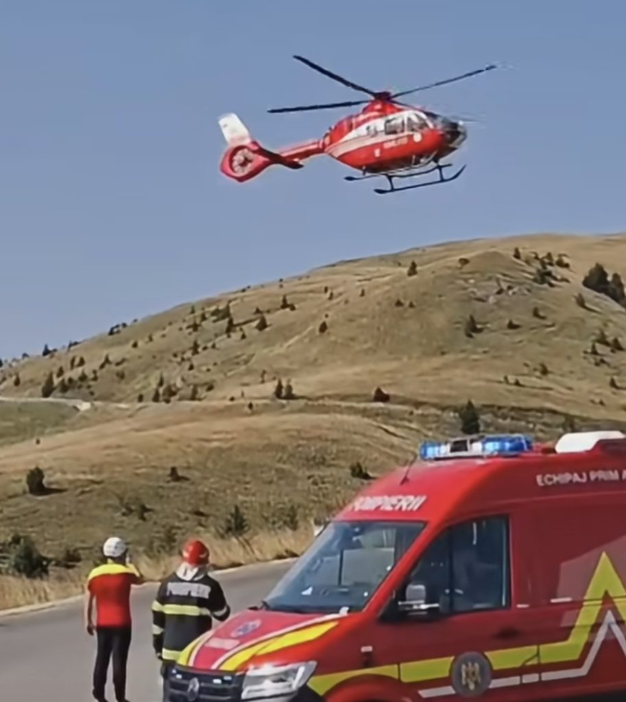 Motocicletă ajunsă într-o râpă pe DJ 714, la Moroeni! O femeie de 32 de ani, transportată cu elicopterul SMURD la spital Motocicletă ajunsă într-o râpă pe DJ 714