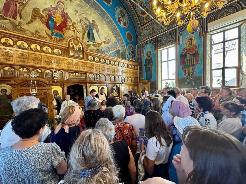 O zi de sărbătoare și bucurie pentru comunitatea din Răzvad