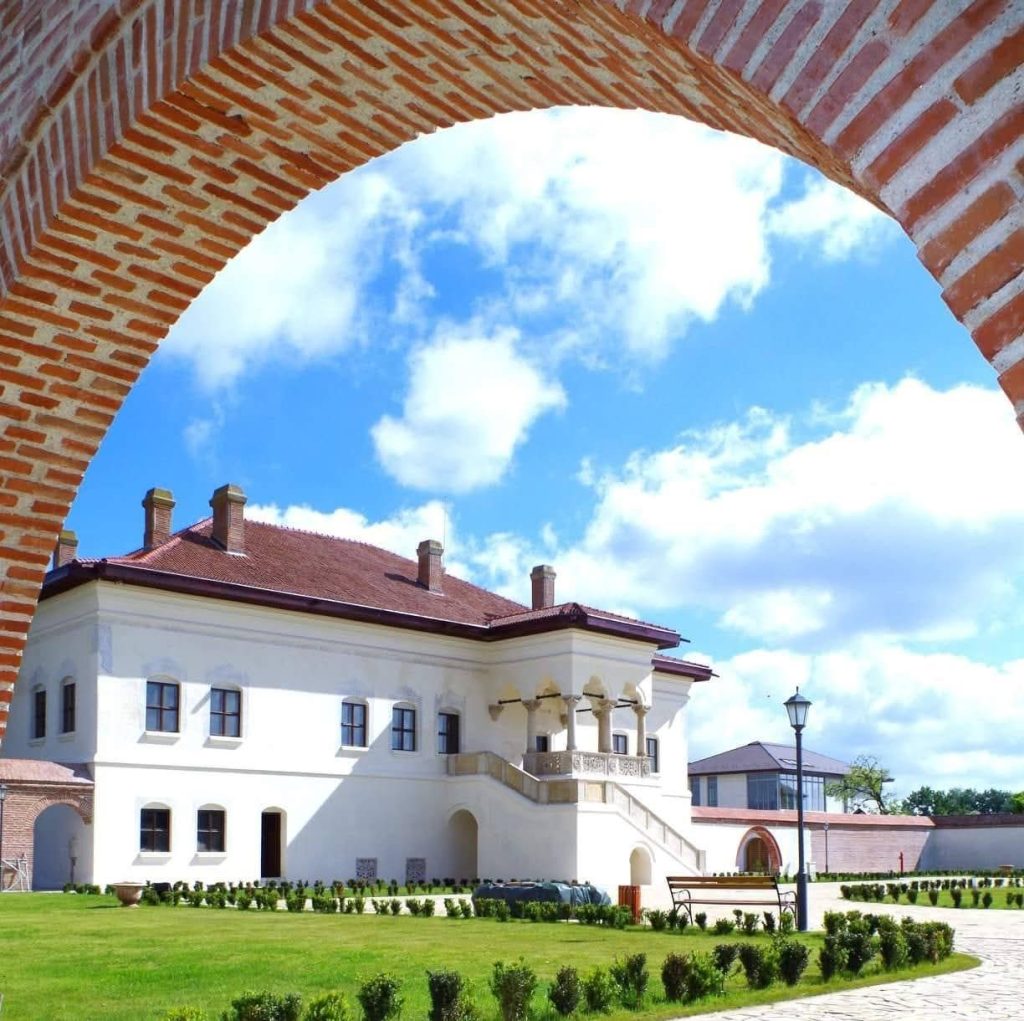 Palatul Brâncovenesc de la Potlogi, locul în care istoria prinde viață. Forumul Național „Brâncoveniana”, pe 15 august