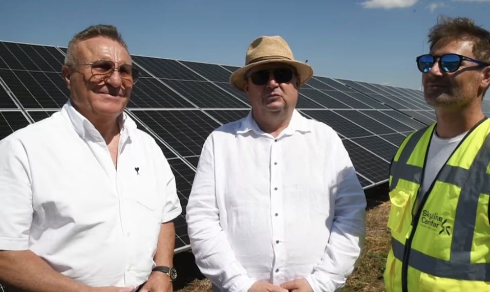 Parc fotovoltaic de 6,71 MW, finalizat la Răcari. Investiția depășește 30 de milioane de lei Parc fotovoltaic de 6,71 MW, finalizat la Răcari