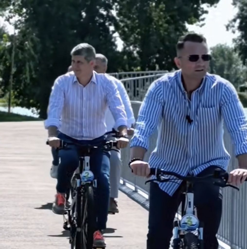 Parcurile din Târgoviște, verificate de pe bicicletă înainte de weekend Parcurile din Târgoviște