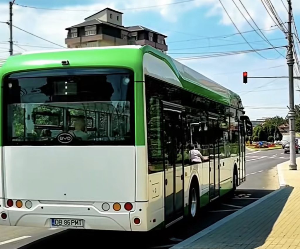 Transportul public din Târgoviște, testat în plină caniculă: condiții civilizate și gratuitate pentru elevi
