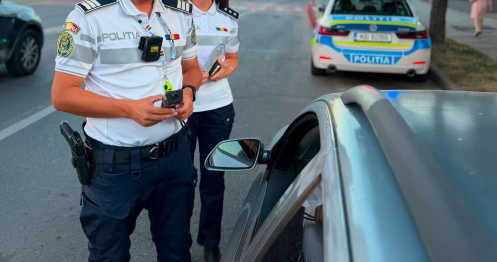 „ACCELEREZI O CLIPĂ, REGREȚI O VIAȚĂ!” Polițiștii rutieri din Dâmbovița intensifică acțiunile pentru combaterea vitezei „ACCELEREZI O CLIPĂ, REGREȚI O VIAȚĂ!” Polițiștii rutieri din Dâmbovița intensifică acțiunile pentru combaterea vitezei
