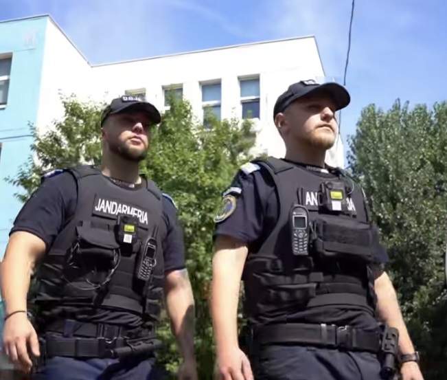 ȘCOLILE DIN DÂMBOVIȚA, ÎN ATENȚIA JANDARMILOR, POLIȚIȘTILOR , POMPIERILOR, ÎNAINTE DE ÎNCEPEREA NOULUI AN ȘCOLAR