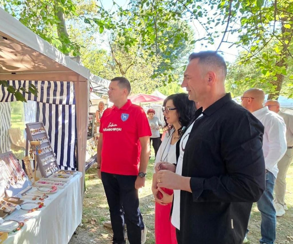 Tradiția prinde viață în Parcul Chinda ,Târgul Meșterilor Populari este deschis la Zilele Cetății Târgoviște Tradiția prinde viață în Parcul Chinda