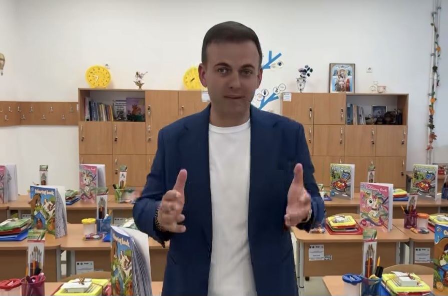 Rechizite pentru elevi și noi investiții în educație: vești bune pentru comuna Răzvad comuna Răzvad